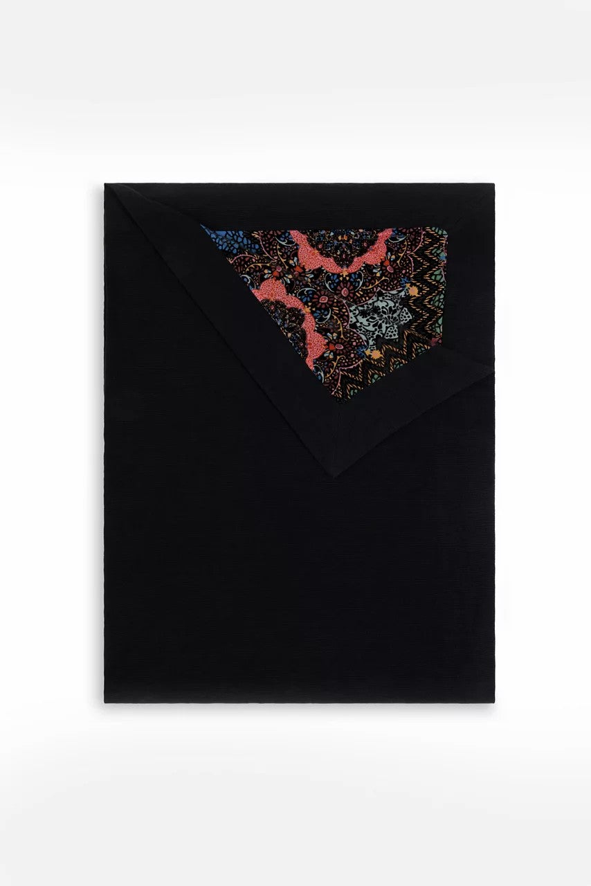 THROW BLANKET