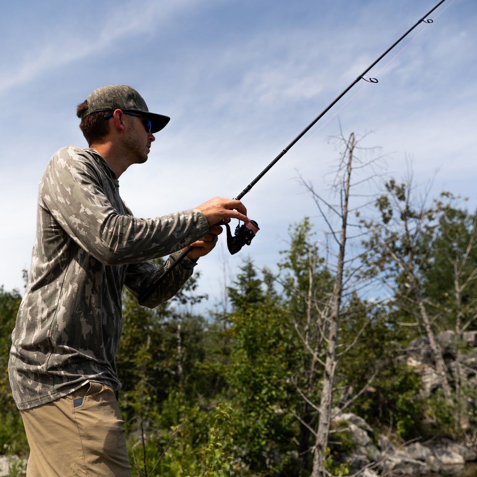 AFTCO Ocean Bound Hooded Performance Shirt Sand Grouper Camo