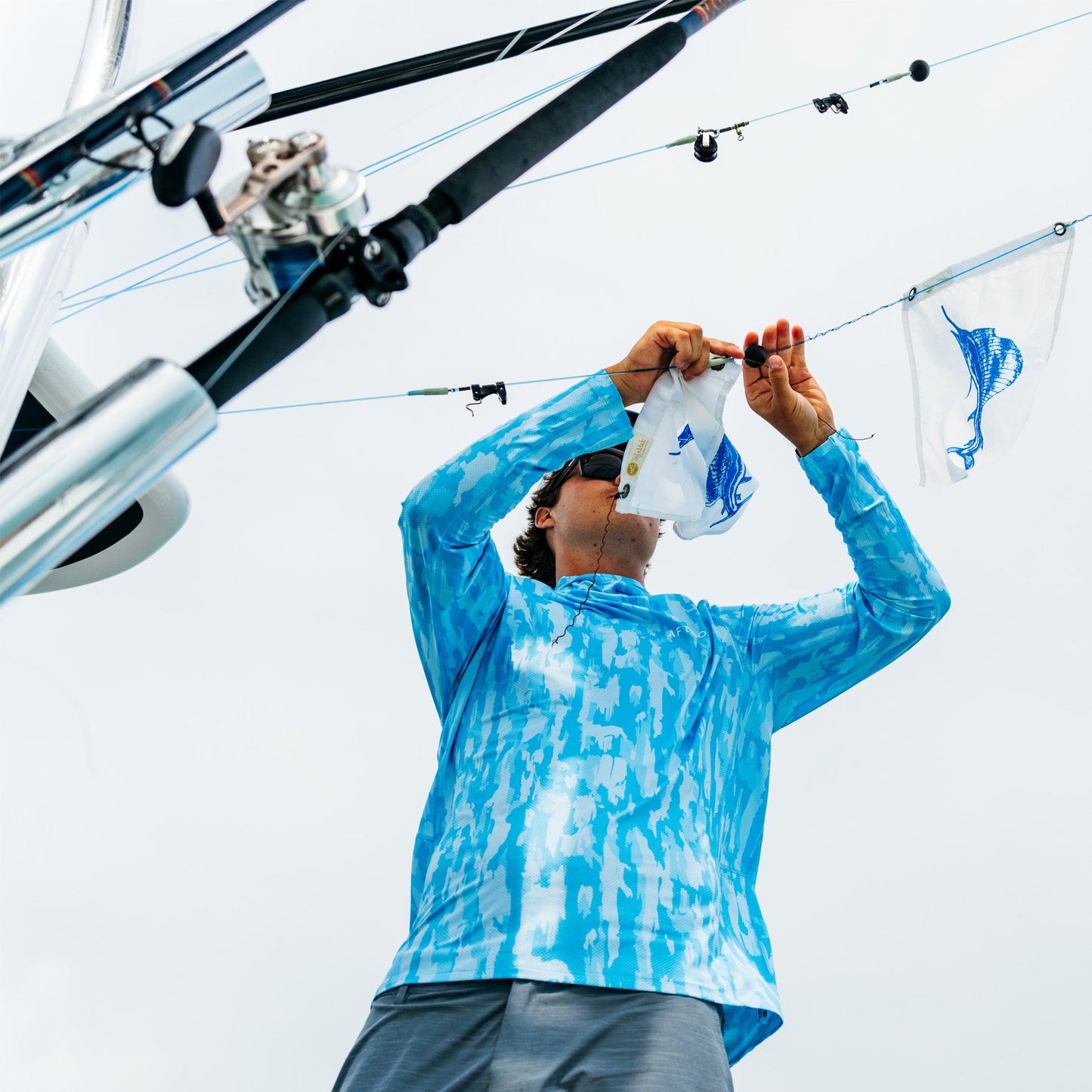 AFTCO Adapt Phase Change Hooded Fishing Shirt Tidal Current Camo