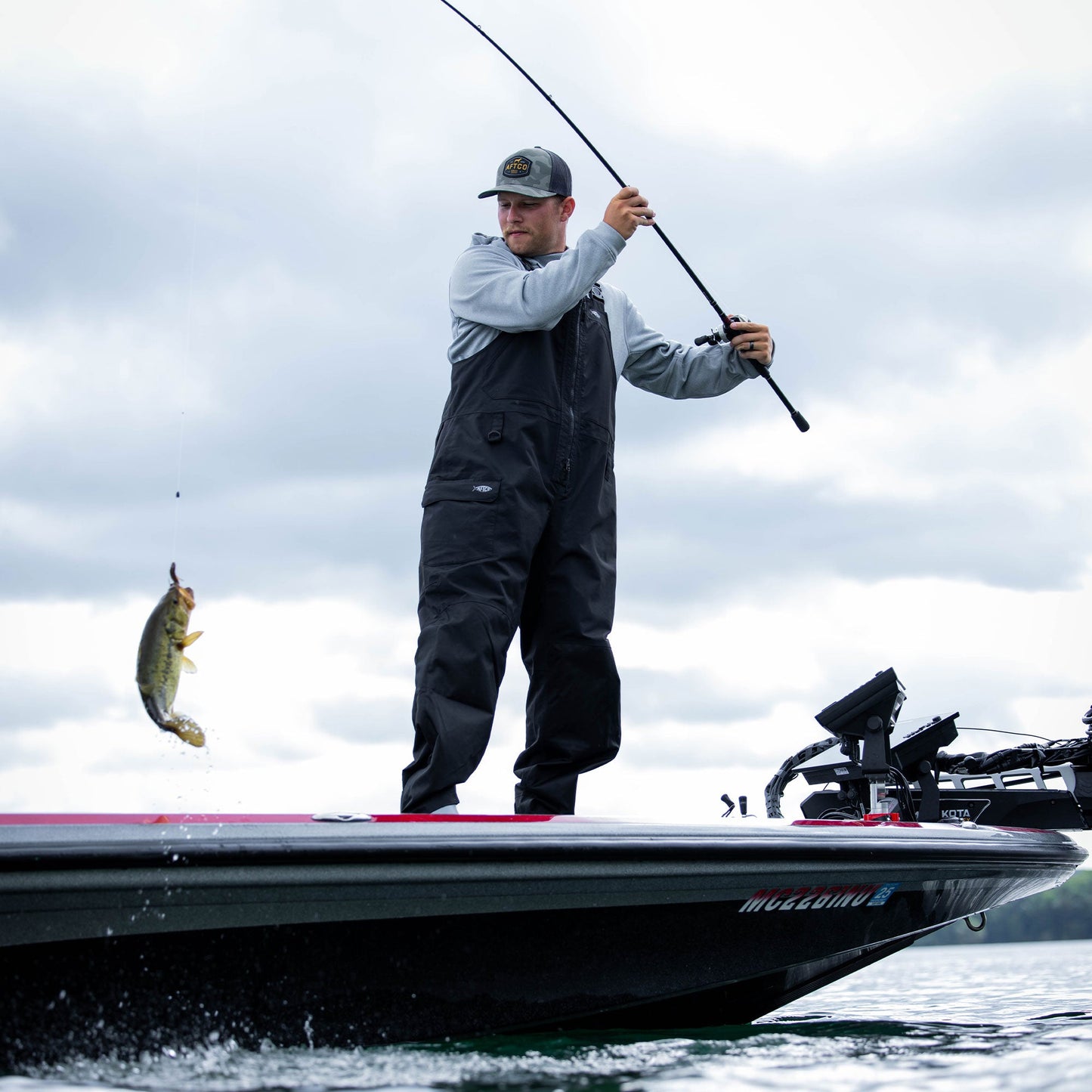 AFTCO Hydrobib Waterproof Fishing Bib Black