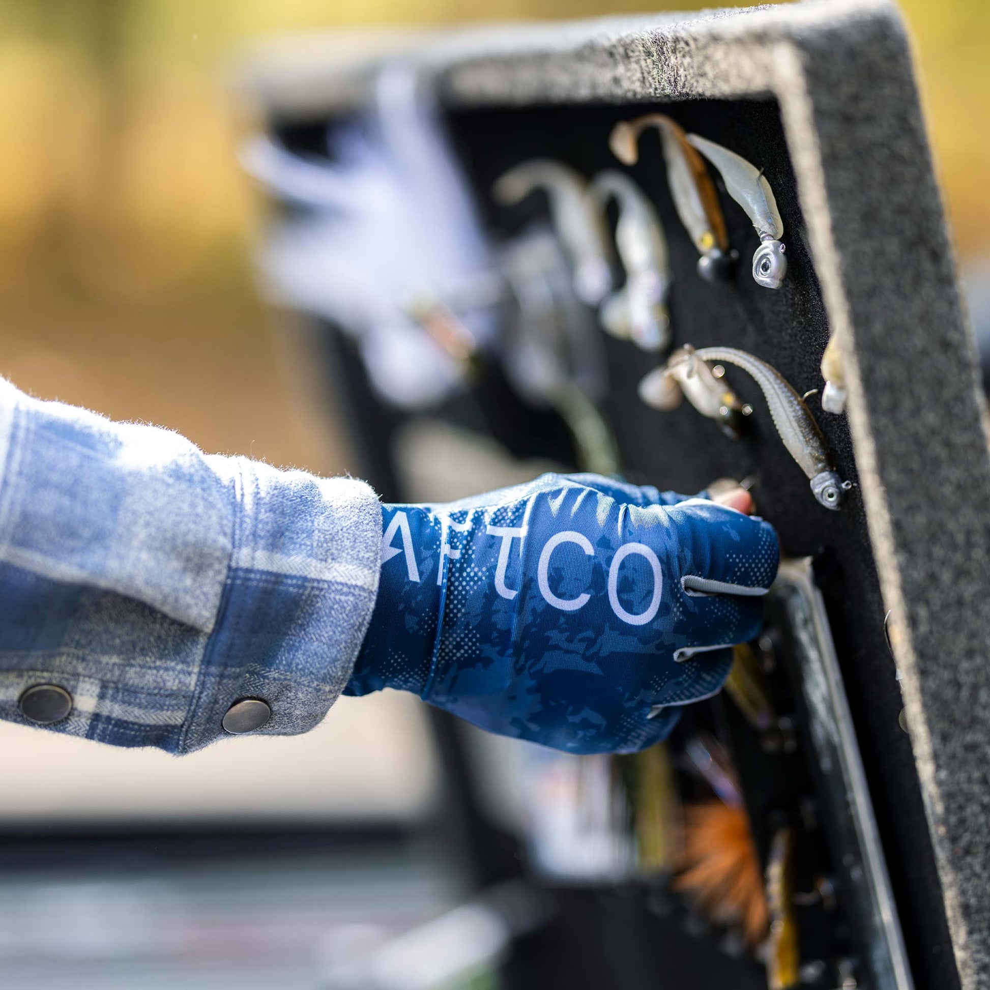 AFTCO Solblok Fingerless Fishing Gloves Naval Storm Camo